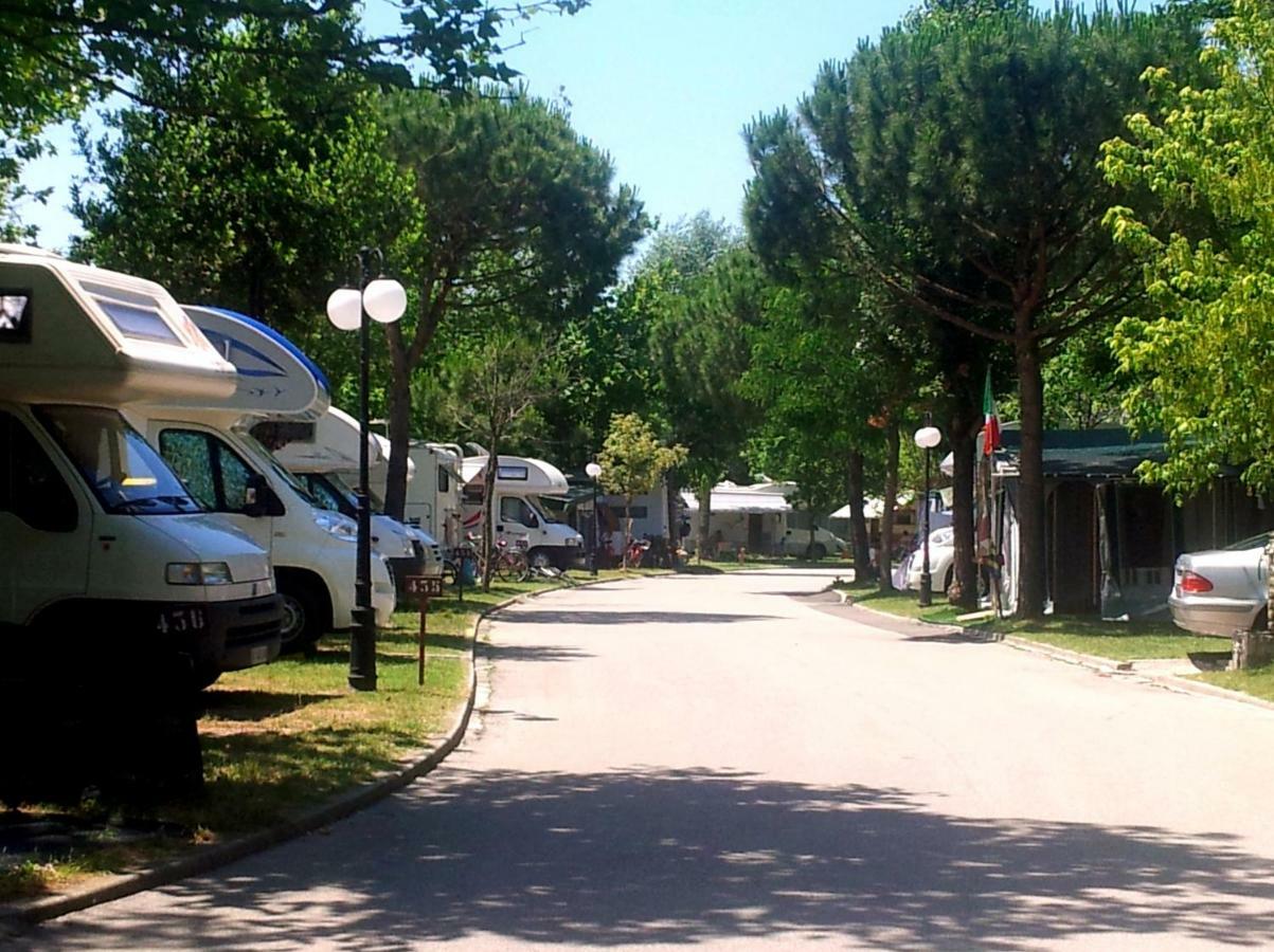 I Tre Moschettieri Camping Village リド・ディ・ポンポーザ エクステリア 写真
